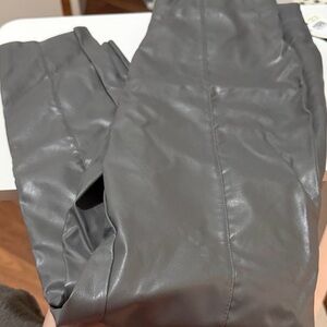 ⭐️H&M Women's Sleek Gray Leggings